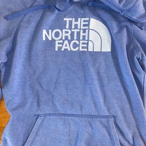 Woman’s north face hoodie